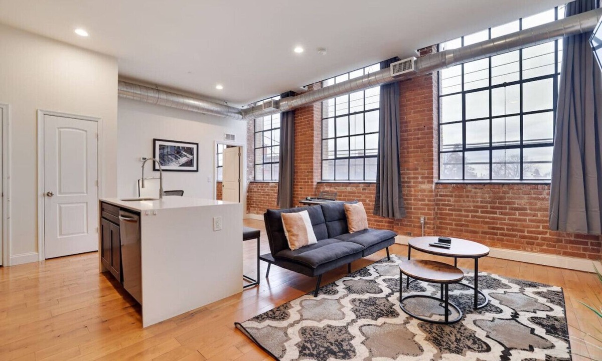 Allentown Apartment | Modern Living - King Suite