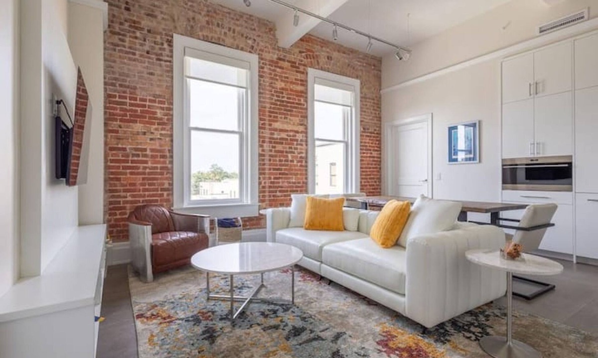 Downtown Condo | Modern Loft, Historic Streets- 2 bed/2 bath