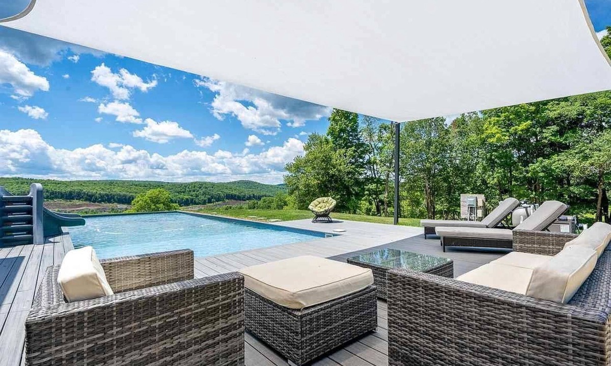 Parksville House | Modern Log