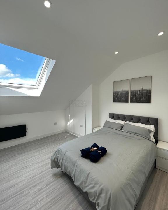 Higham Hill Apartment | Modern London Apartment near Tottenham Stadium