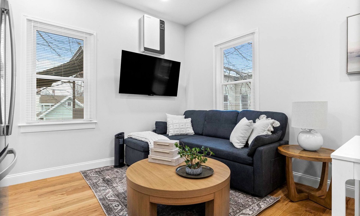 Central Square Apartment | Modern LUX - Deck+ Parking Near T Harvard/MIT/BU