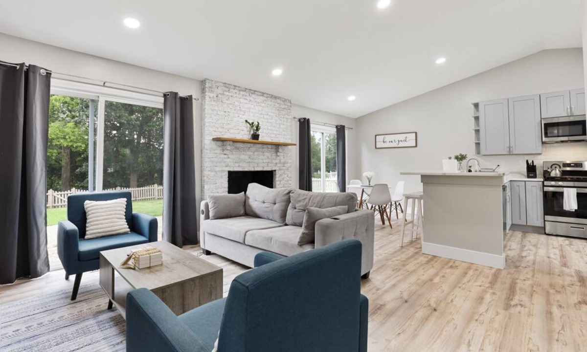 Island Lake House | Modern Lux Escape: 3BR & Gameroom