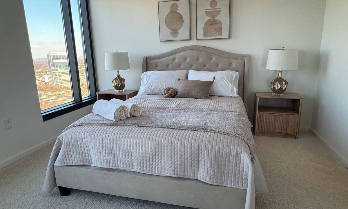 McLean House | Modern Luxe 1BR Walk to Tysons Corner Mall & Metro