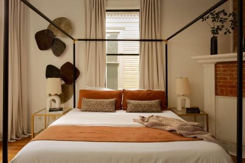Dixon Park House | Modern Luxe Sophistication Near Forsyth Park