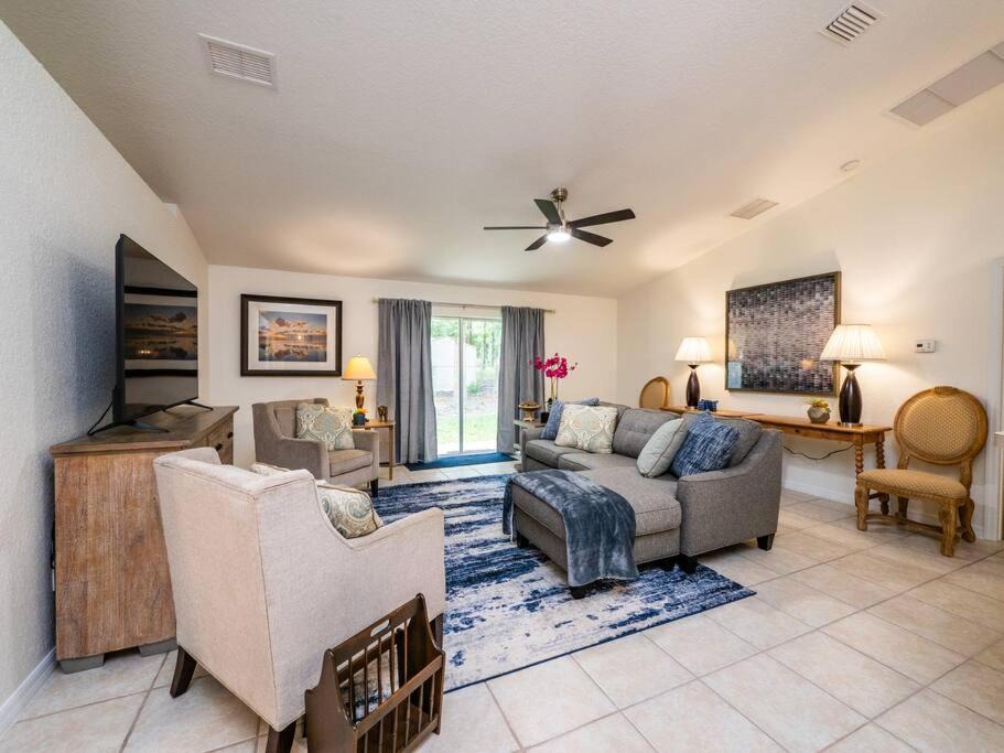Fellowship House | Modern & Luxurious 3BR Home - Gem - Car Garage