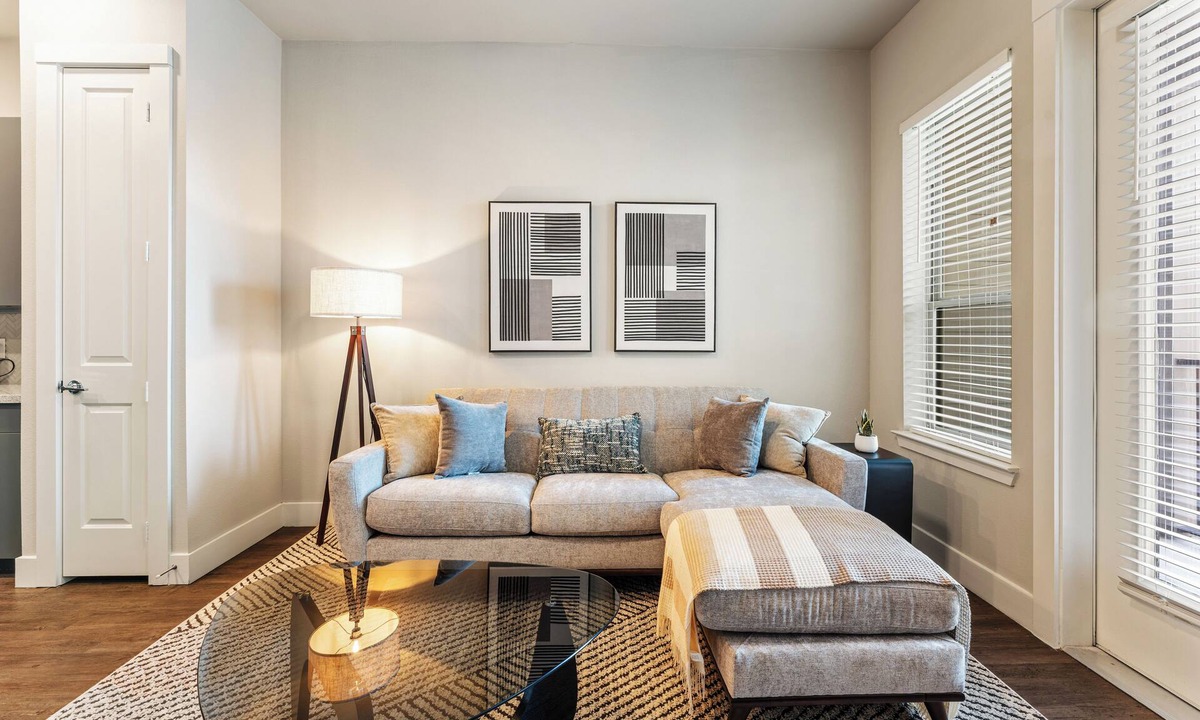Grogan's Mill Apartment | Modern Luxury 1BR, Fully Furnished-Right by Hospitals