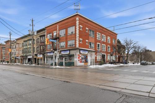 Liberty Village Apartment | Modern Luxury 3BR Home in Downtown Toronto