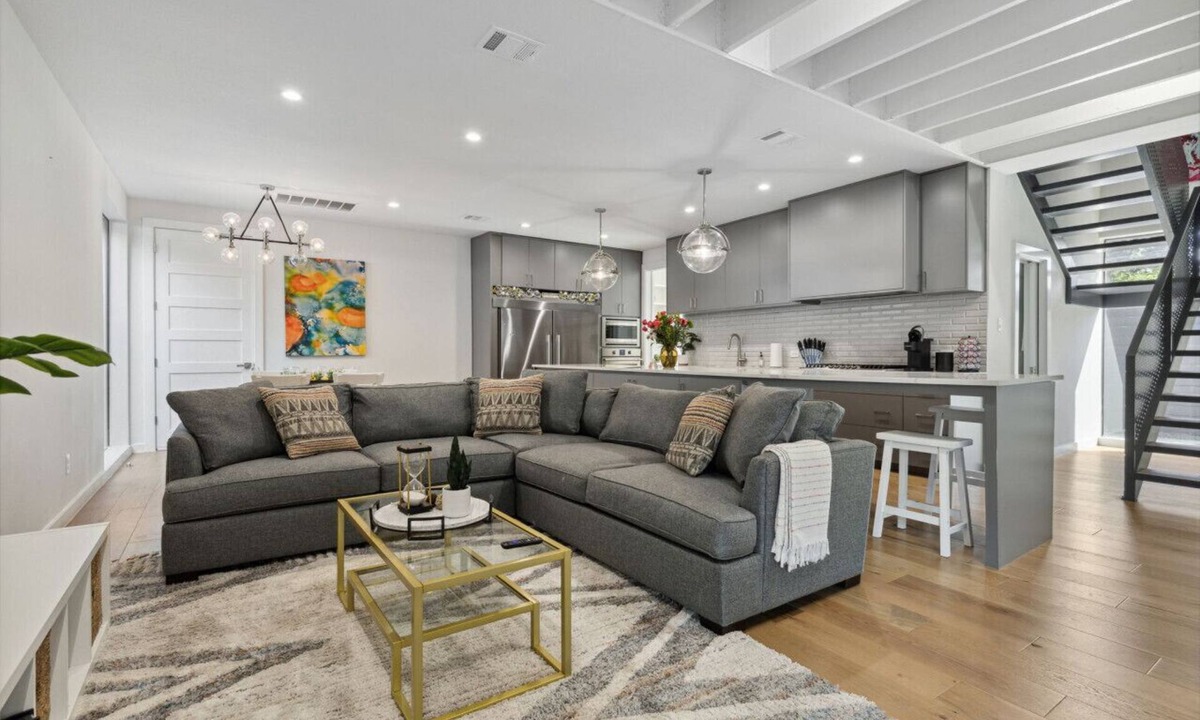 Old East Dallas House | Modern Luxury 4 Bedroom/4 Bath in the Heart of Dallas