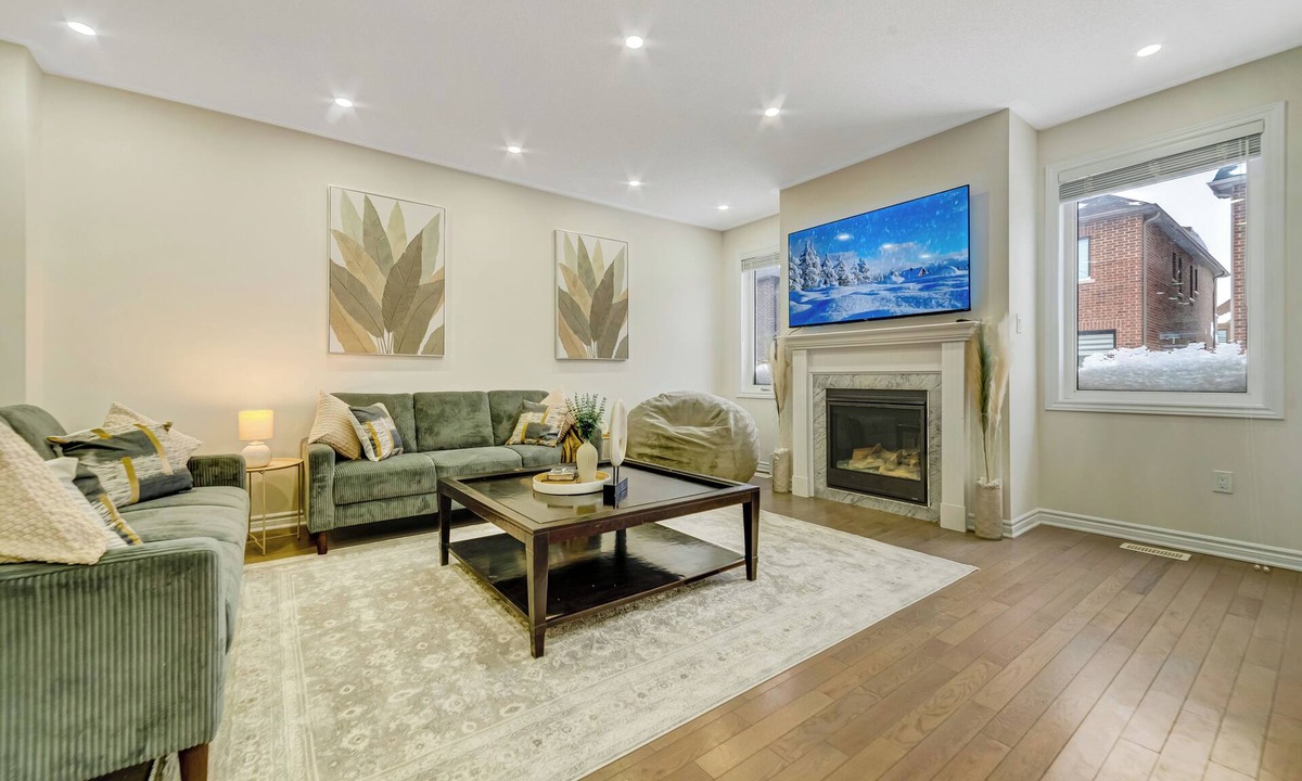 Caledon House | Modern Luxury 5 ⭐ Space in Caledon| Sleeps 8