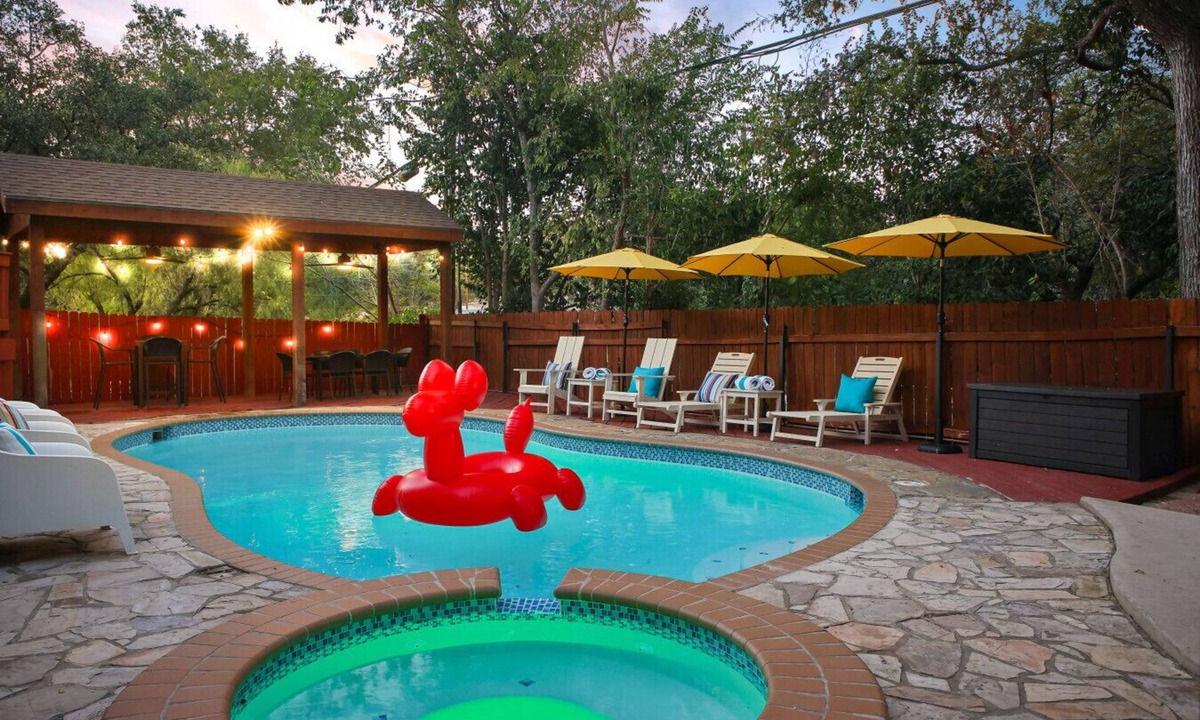 Vance Jackson House | Modern Luxury 5BR — Pool, Game Room, Prime San Antonio Spot