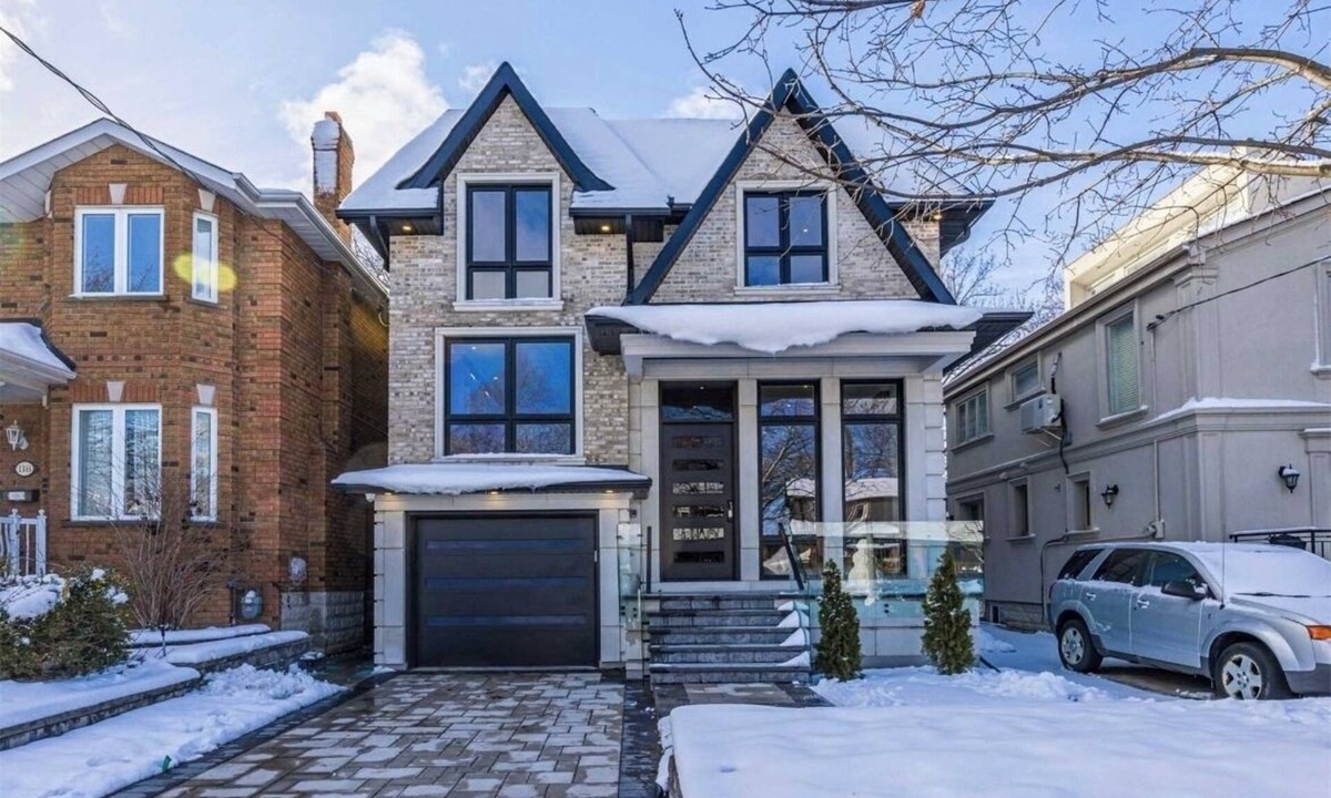 East York House | Modern luxury awaits in convenient Toronto location
