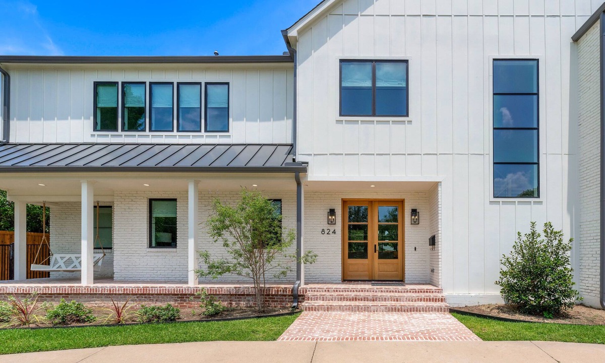 Richardson House | Modern Luxury Home on .5 Acres 30 Min. from FIFA WORLD CUP Stadium - sleeps 15!
