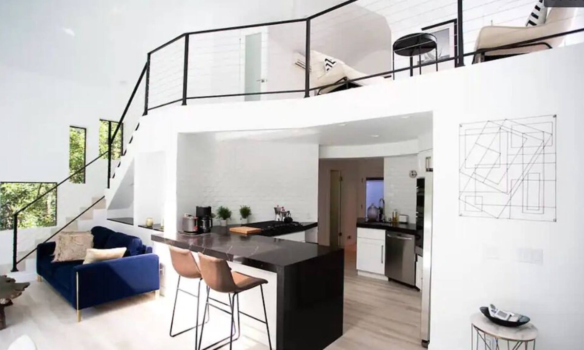 Beverly Glen House | Modern luxury house in Beverly Hills cul-de-sac