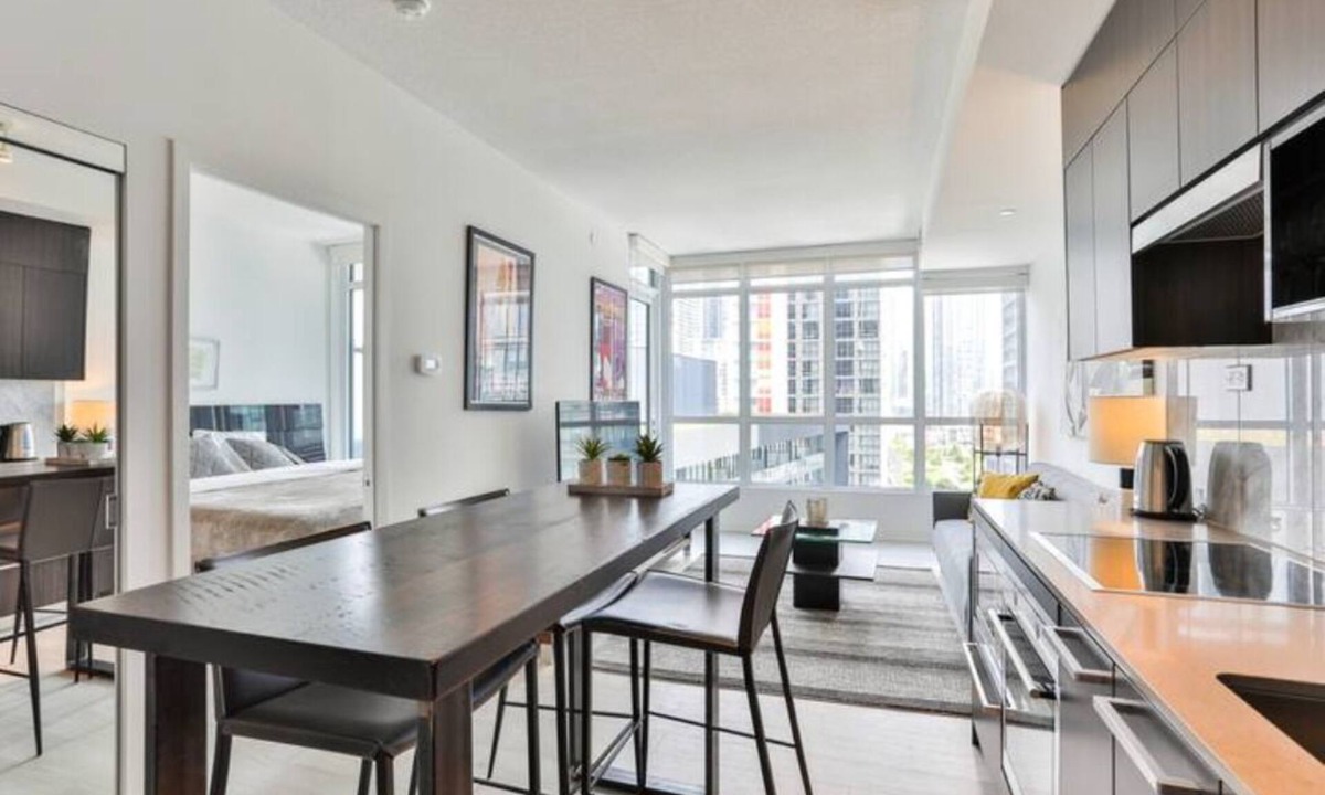 CityPlace Condo | ⭐Modern Luxury King 1BD⭐ by Rogers Centre, CN Tower