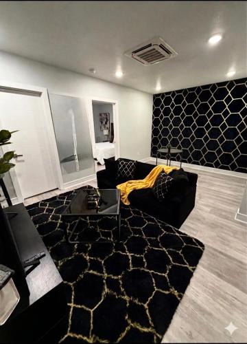 Old East Dallas Apartment | Modern Luxury - Lower Greenville FIFA READY!