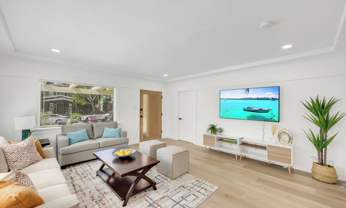 Bluff Heights House | Modern Luxury Oasis Steps from the Sand in Long Beach!