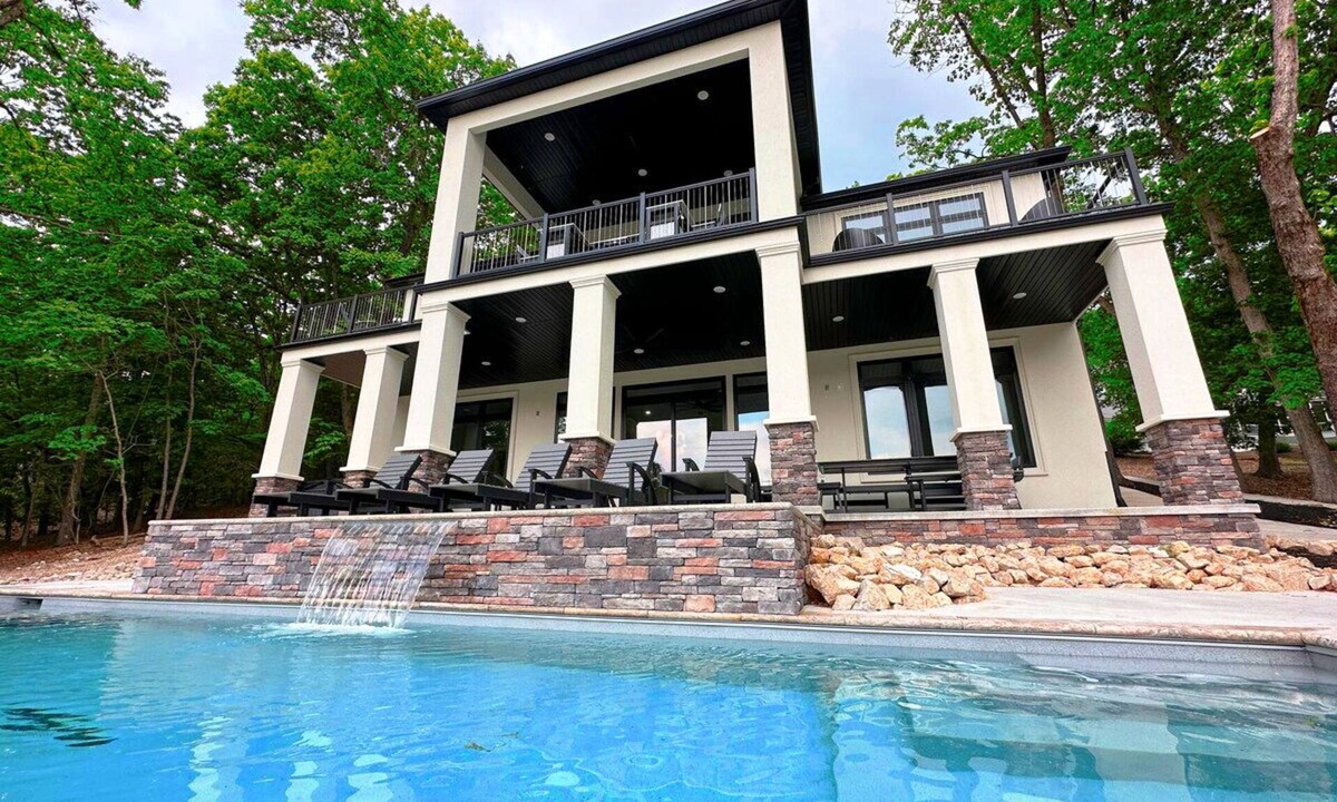 Osage Beach House | Modern Luxury! Sleeps 24! Pool, Spa, Golf, Arcade, Dock! Deep Cove, Calm Waters!