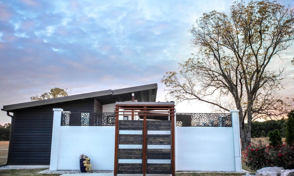 Umber View Heights House | Modern luxury vacation home