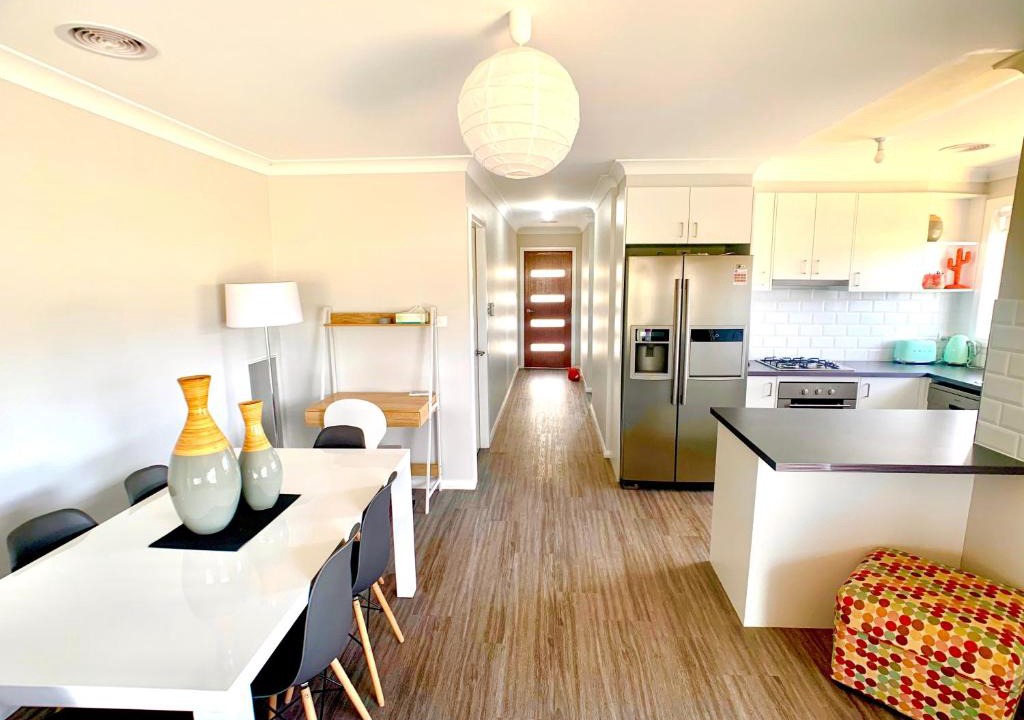 Bletchington House | Modern Majestic - everything you need - private location