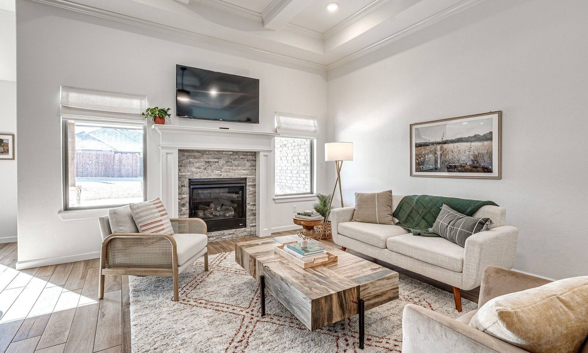 Edmond House | Modern Marvel in West Edmond: Luxury Living Redefined!