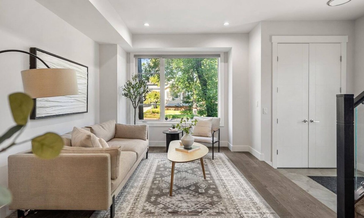 Crescent Heights House | Modern Mediterranean 4BR near Downtown w/Cable