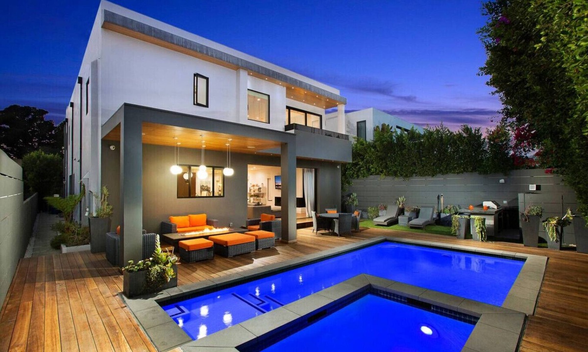 Melrose Villa | Modern Melrose Luxury Villa