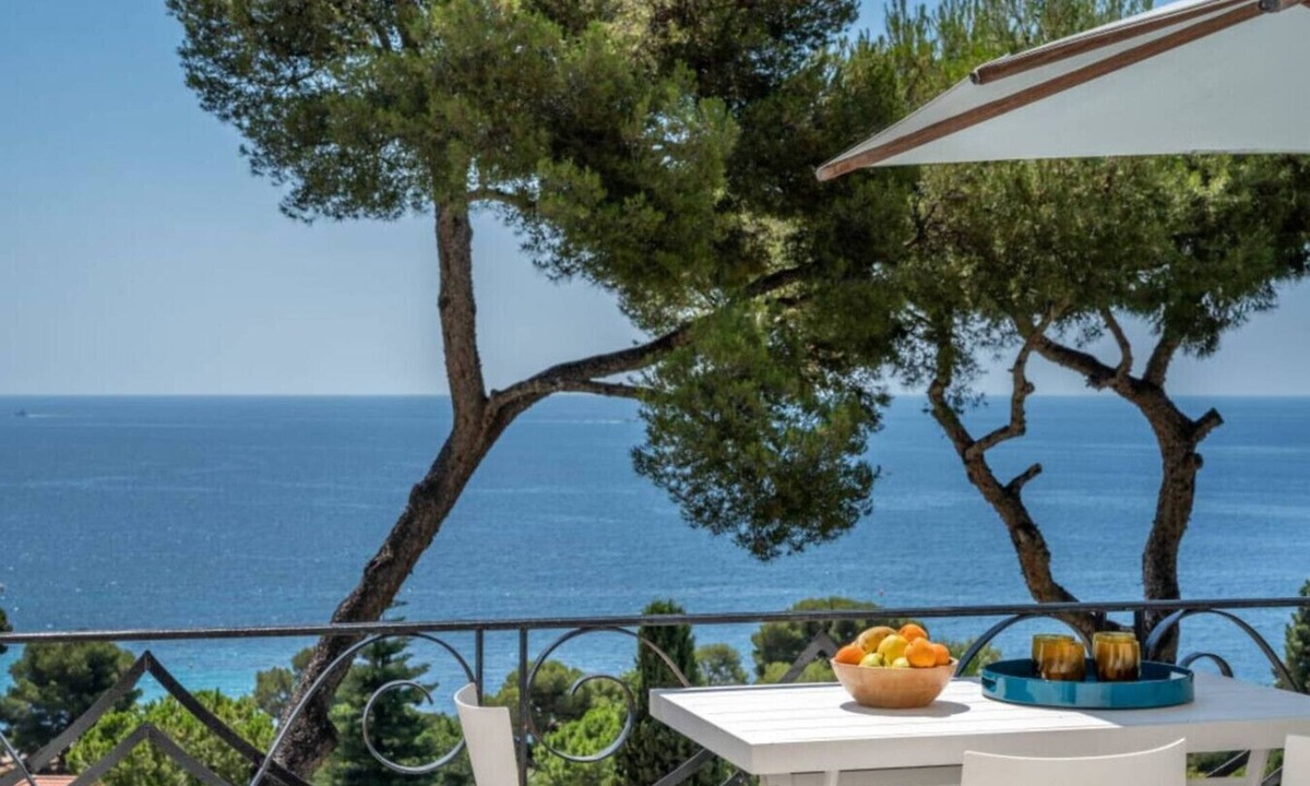 Eze Apartment | Modern Mera Apartment with a panoramic sea view