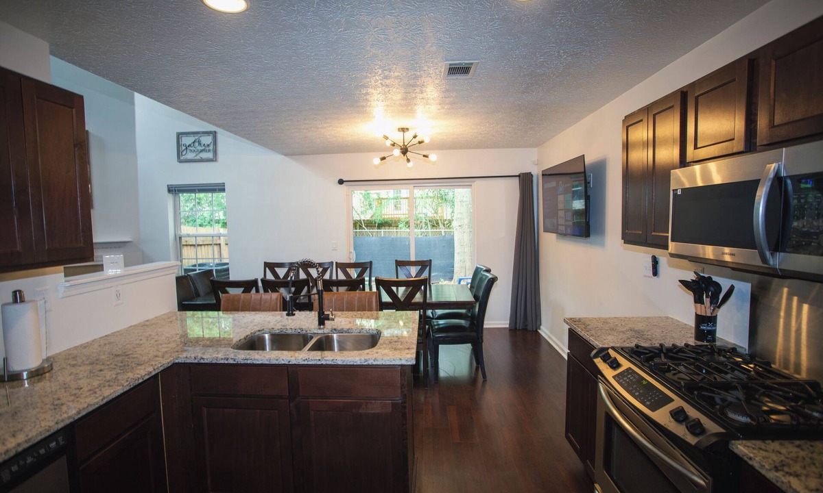 Covington House | Modern Metro Atl Open Concept Home