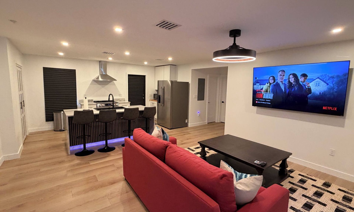Golden Glades House | Modern Miami Escape - Close to Stadium & Beaches