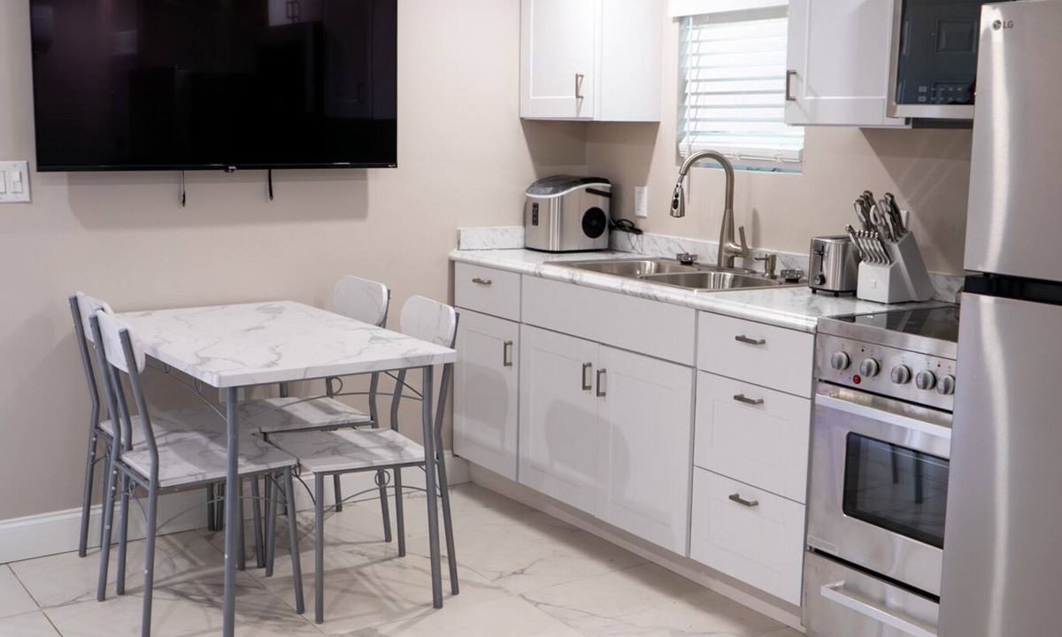 Miami Gardens House | Modern Miami Gardens Stay Near Hard Rock Stadium at this 2 bedroom one bath home