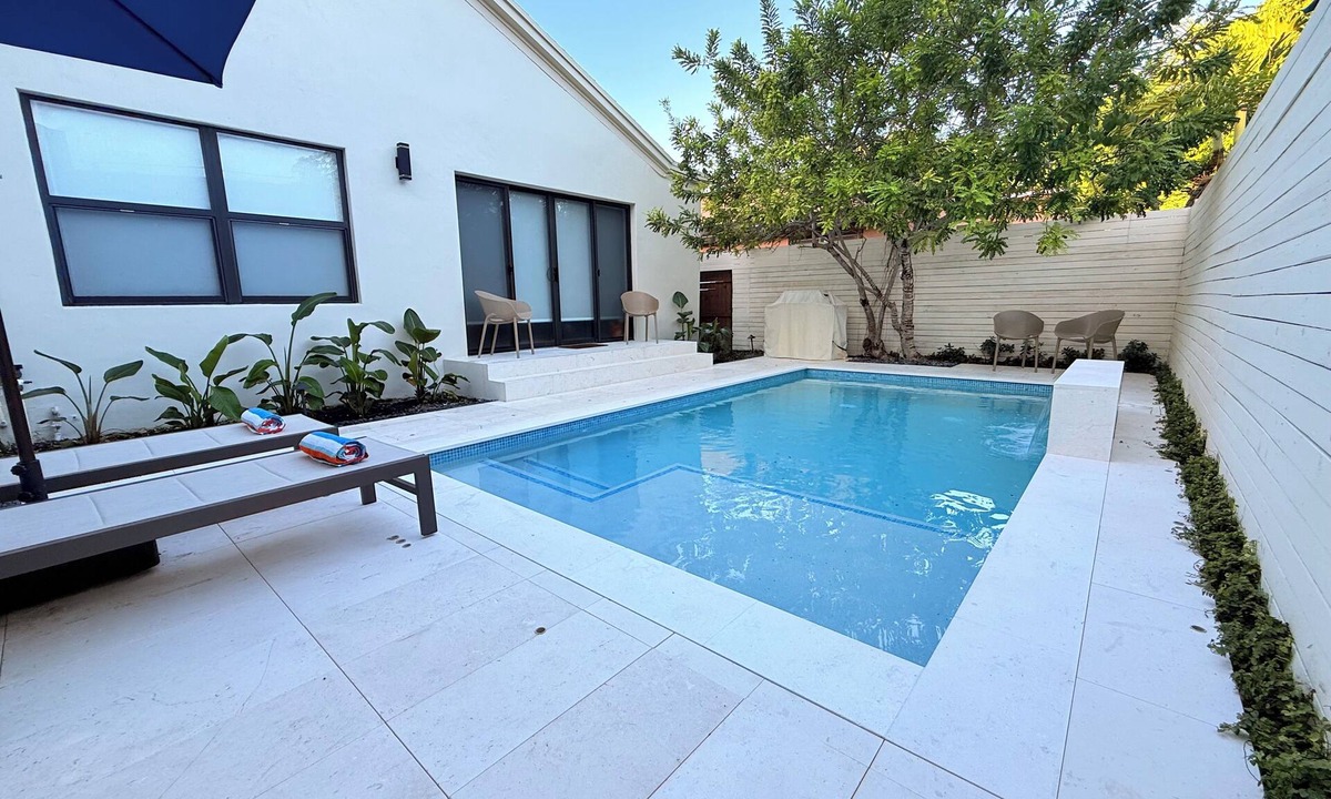 Buena Vista House | Modern Miami Pool Home