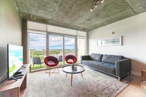 Midtown Apartment | Modern Midtown Gem - Walk to Everything