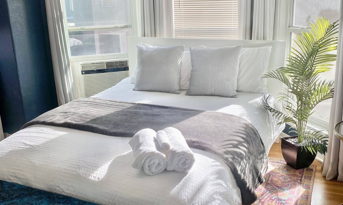 Midtown Sacramento Apartment | Modern Midtown Victorian Studio near Downtown!