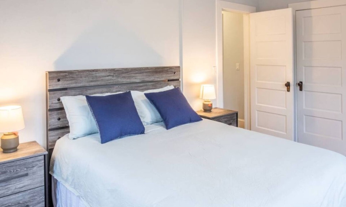 Newburgh Apartment | Modern Modest Design Newburgh, Beacon, Westpoint 2nd. FL Apt.