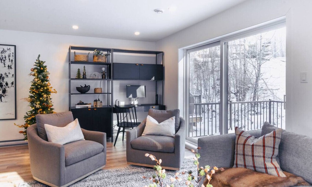 Saint-Faustin-Lac-Carre House | Modern Mont Blanc Ski in/Ski out Townhouse