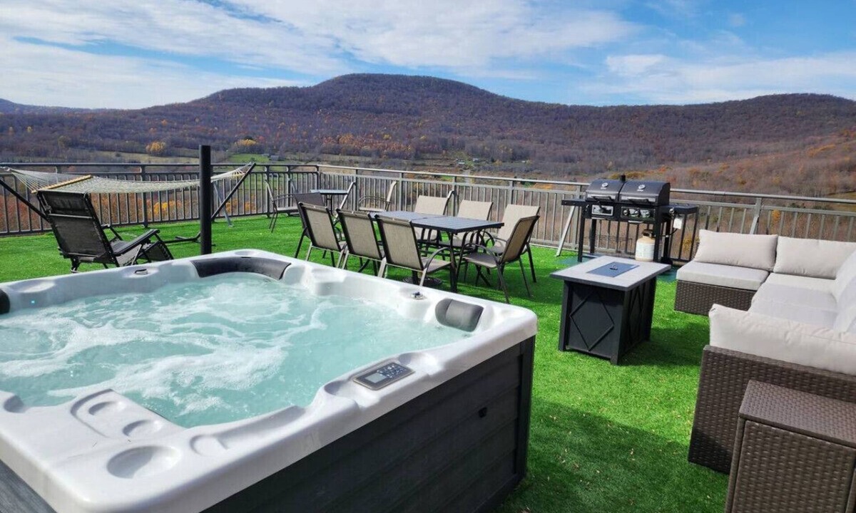 Roxbury House | Modern Mountain House Catskills