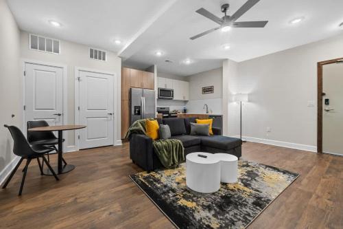 The Gulch Apartment | Modern Nashville 1BR Walk to Gulch and Broadway