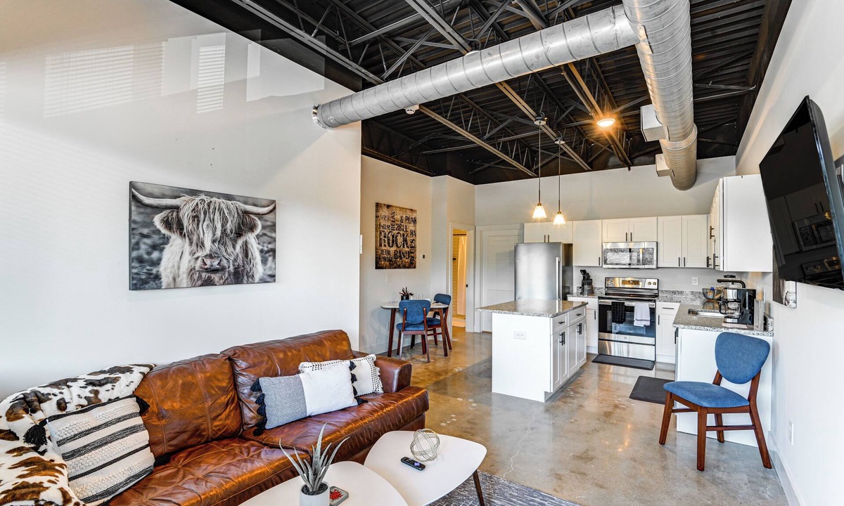 Nashville Condo | Modern Nashville Condo: 5 Mi to Downtown!