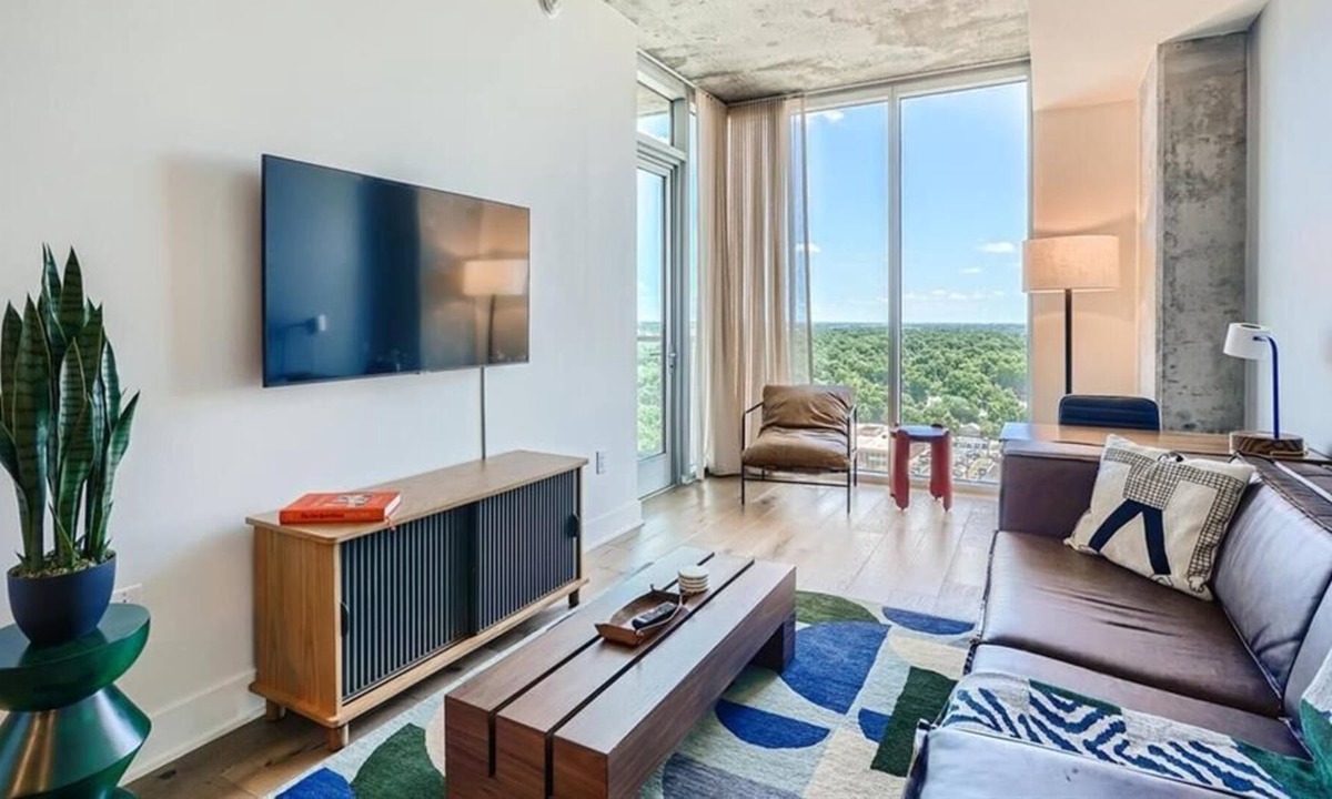 Rainey Street Historic District Apartment | Modern Natiivo | 1BR with Amenities in Austin