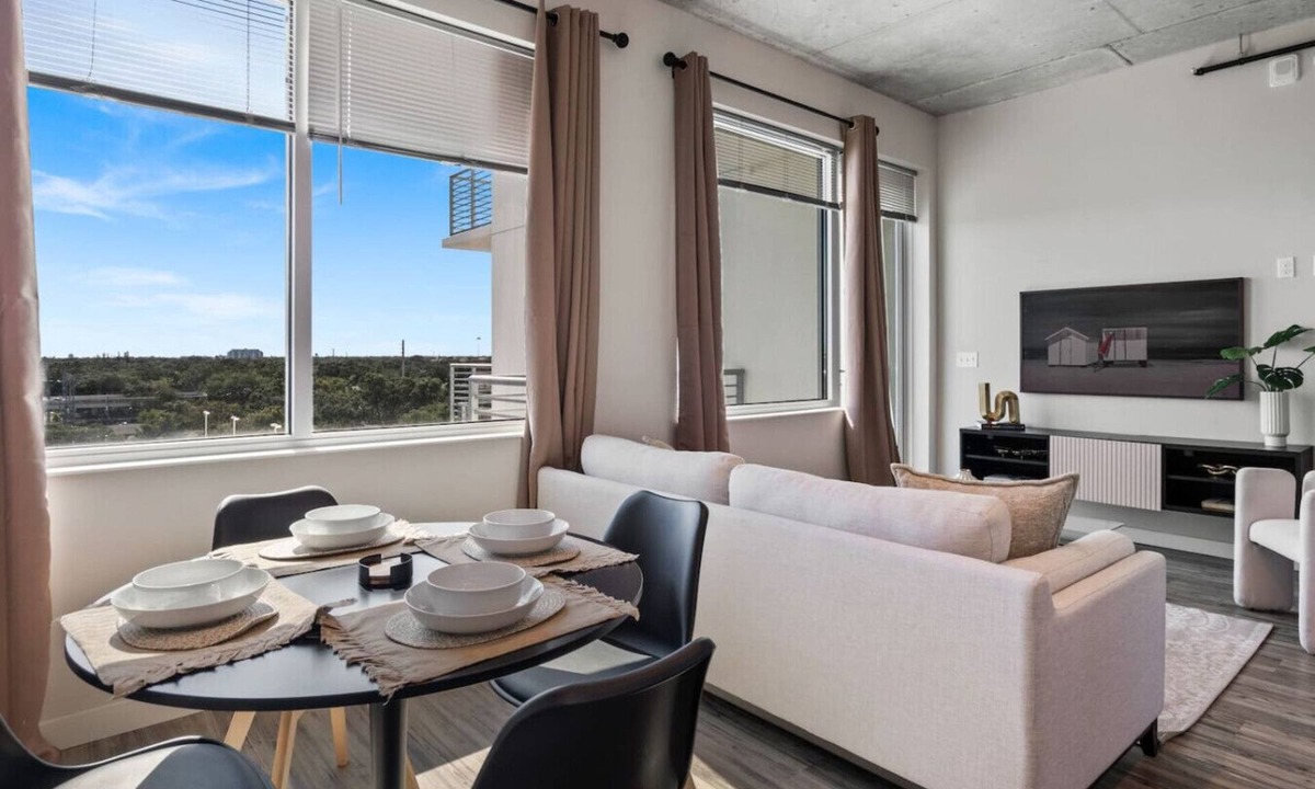 St. Petersburg Apartment | Modern Nest Near Central Ave