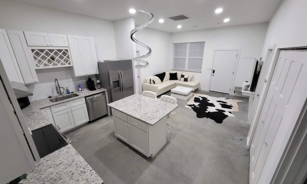 Park Hills House | Modern Newly built 2-bedroom house minutes from downtown ParknHills