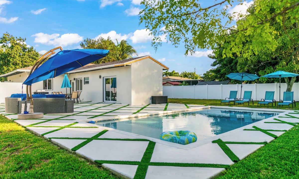 North Miami Villa | Modern North Miami Oasis w/Heated Pool & Patio