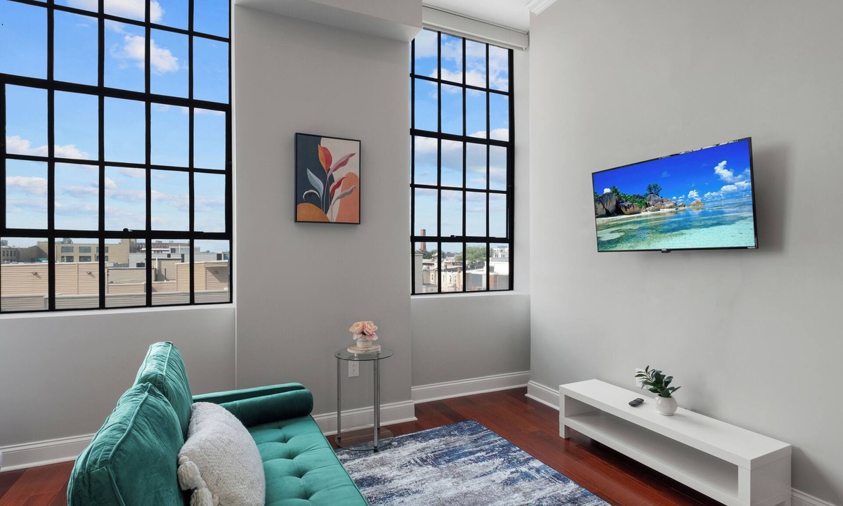 Olde Kensington Apartment | Modern Northern Liberties Studio - Rooftop Pool, Gym & Concierge