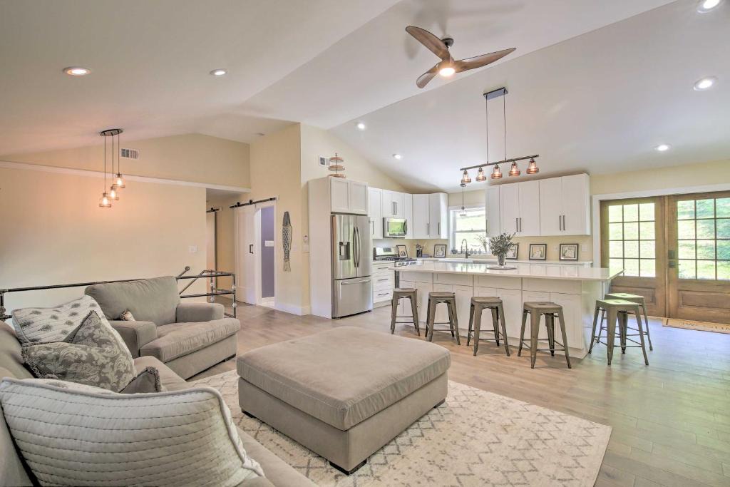 Town of East Fishkill House | Modern NY Home w/Views By Hudson Valley Hiking!