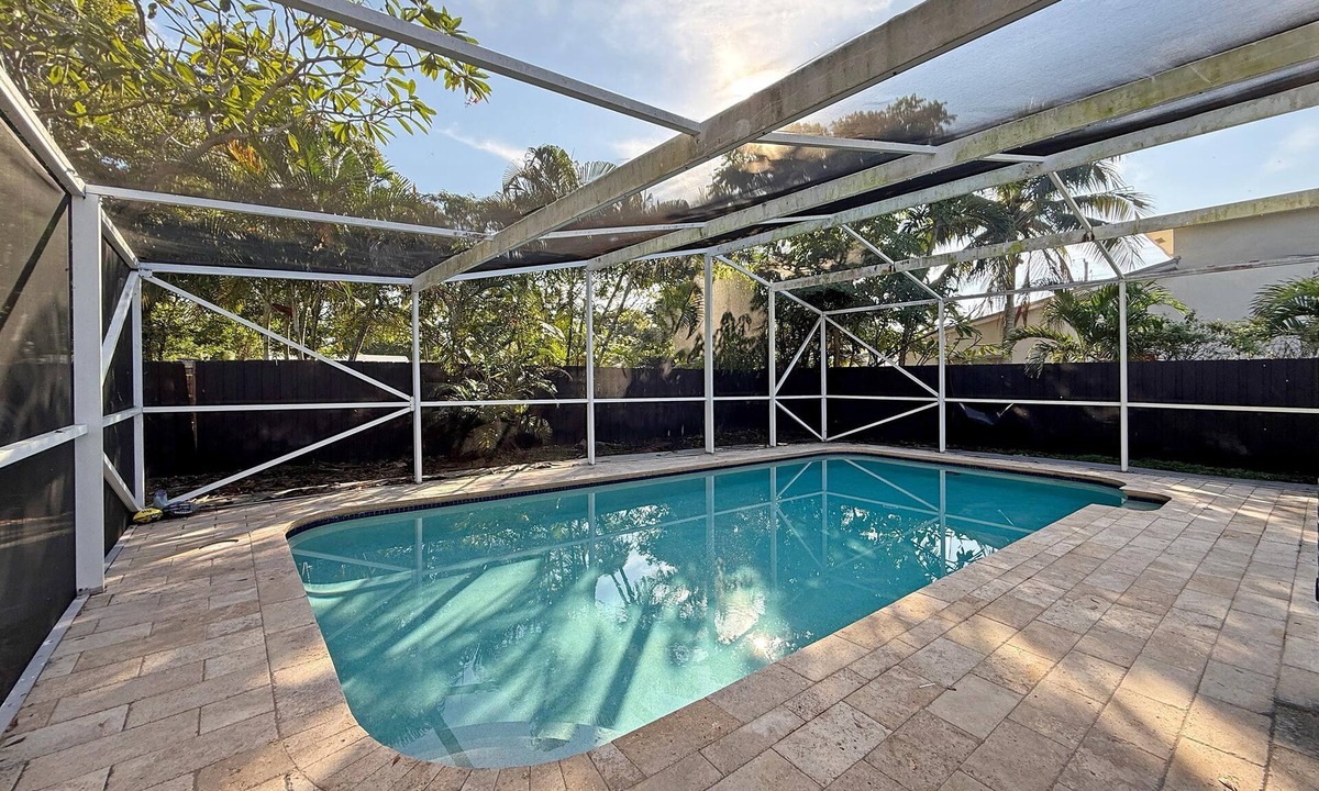 South Corals House | Modern Oakland Park Retreat Near Beach & Dining