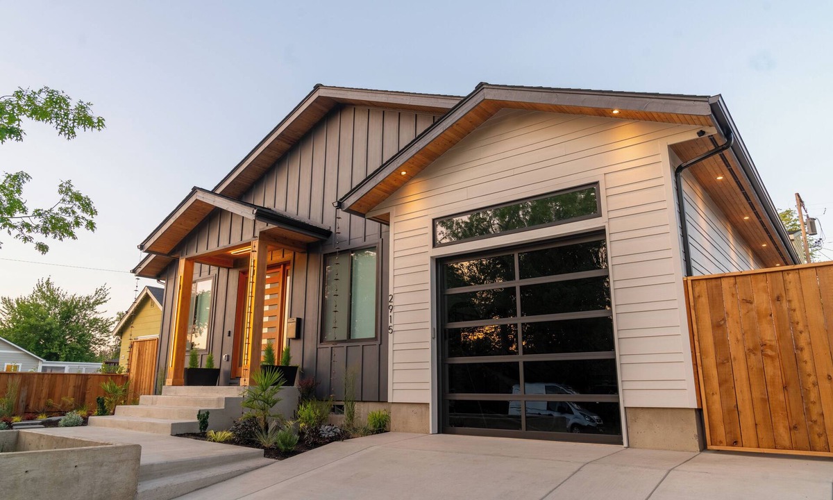 Amazon House | Modern Oasis, Near UO Campus!