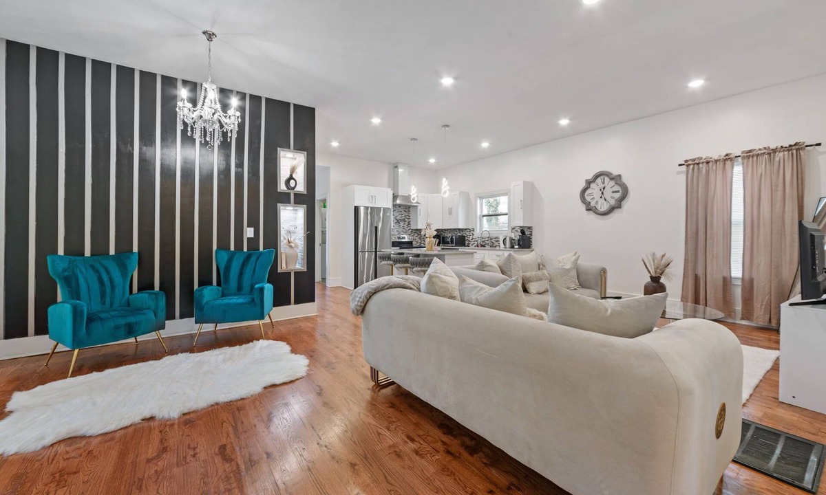 Atlanta House | Modern Oasis with Chic Interiors