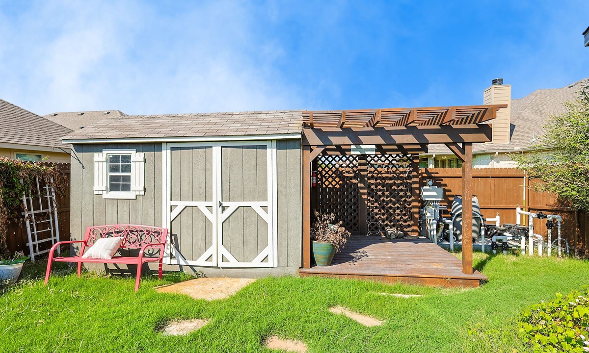 Waxahachie House | Modern Olympus View Oasis 5BR+ pool+ Yard+ Bbq