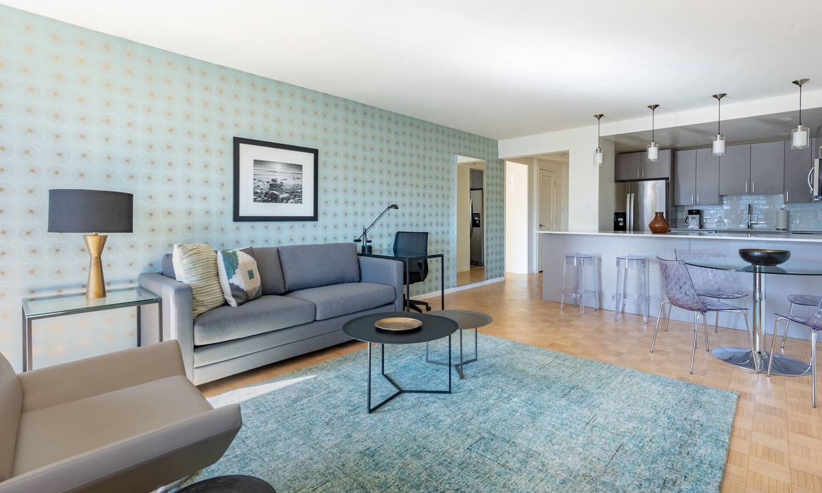 Prudential - St. Botolph Apartment | Modern one-bedroom apartment in central Back Bay,