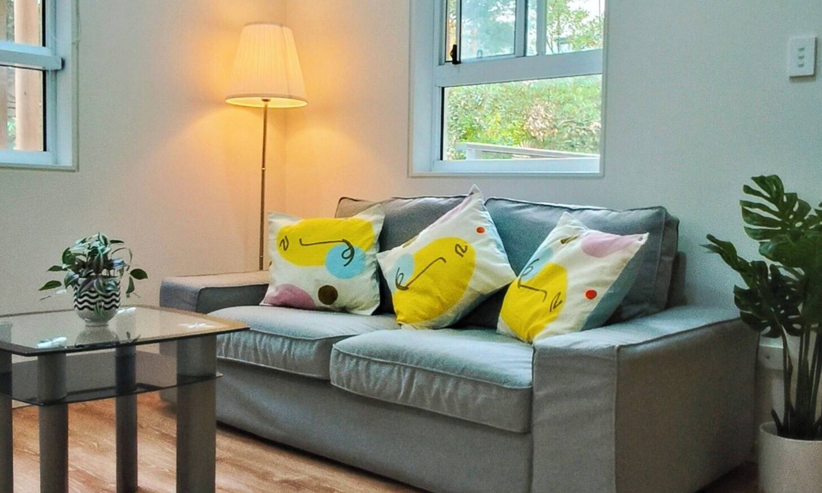 Epping Apartment | Modern one-bedroom APT Queen bed + single air bed + free secure parking